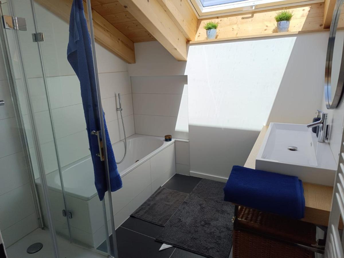 Apartment Unterm Dach Mit Kleinem Seeblick Munsing Ngoại thất bức ảnh